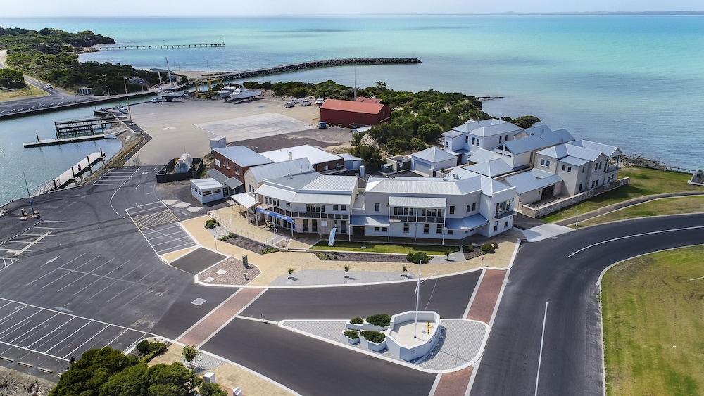 Robe Marina Accommodation Featured Image