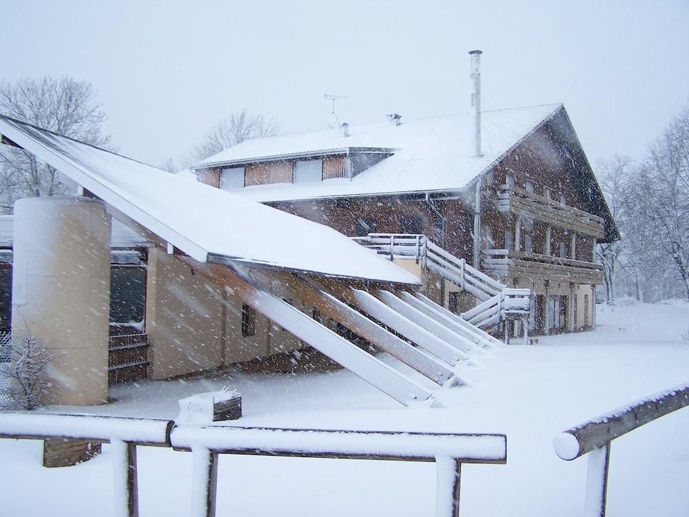 فاكونسيوب شاليه ليه كروزا المنطقة الخارجية
