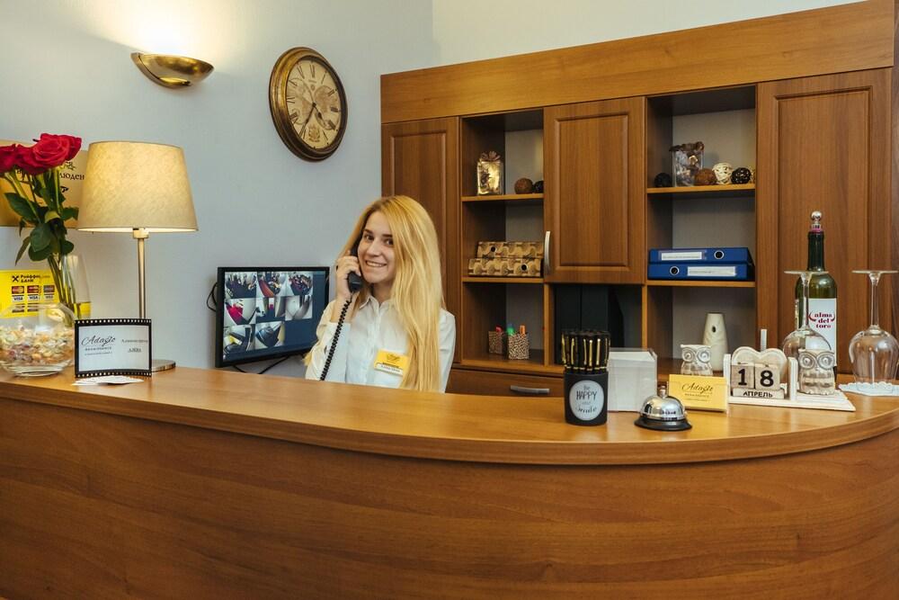 Adagio on Isaak square Reception