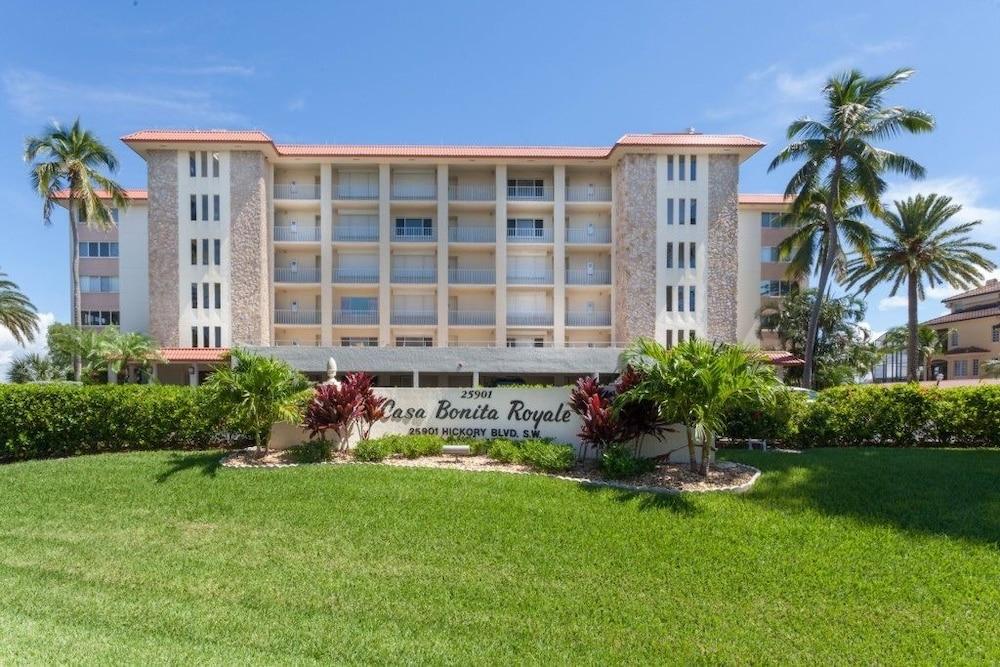 Casa Bonita Royale 602 - Monthly 2 Bedroom Condo by RedAwning