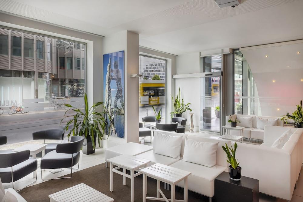 Melia Berlin Lobby Lounge