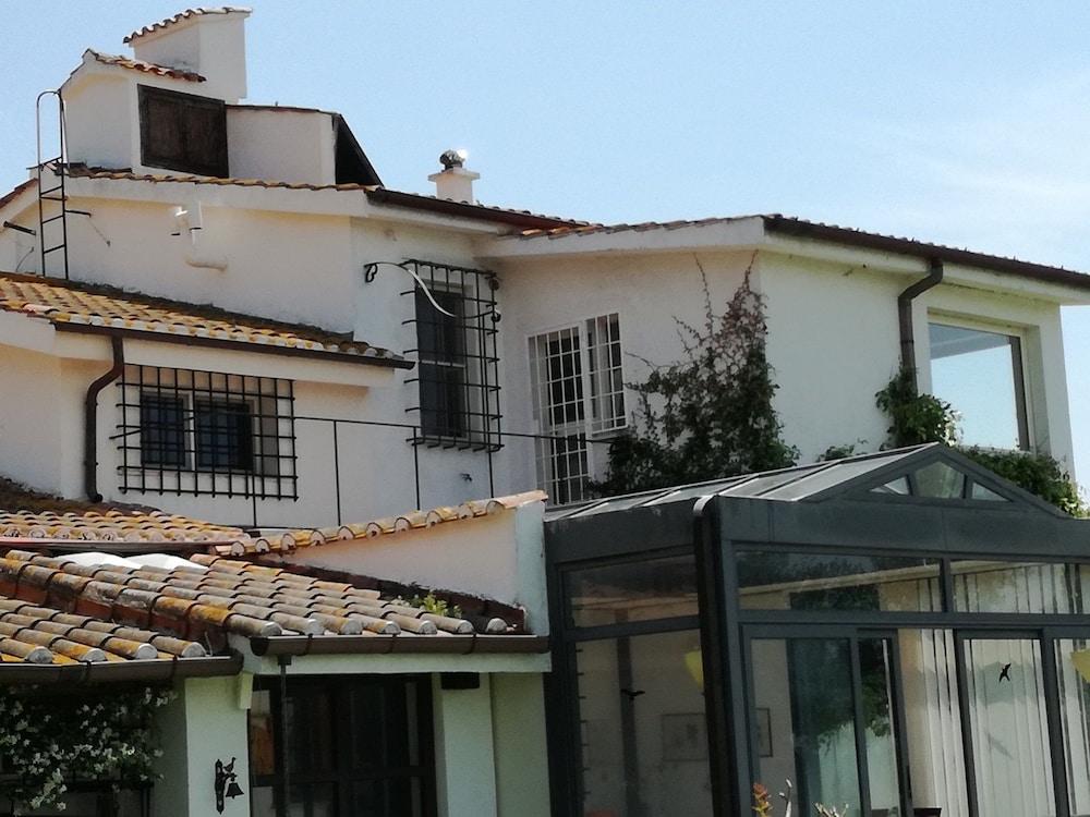 Poderi di Tragliatella Farmhouse Exterior