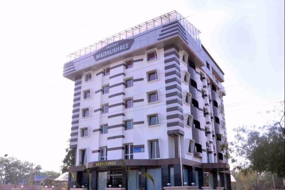 Hotel Madhushree Featured Image
