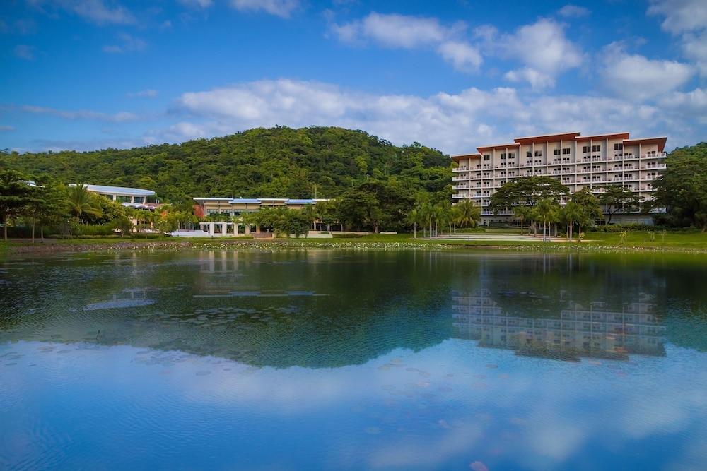 Pico Sands Hotel Exterior