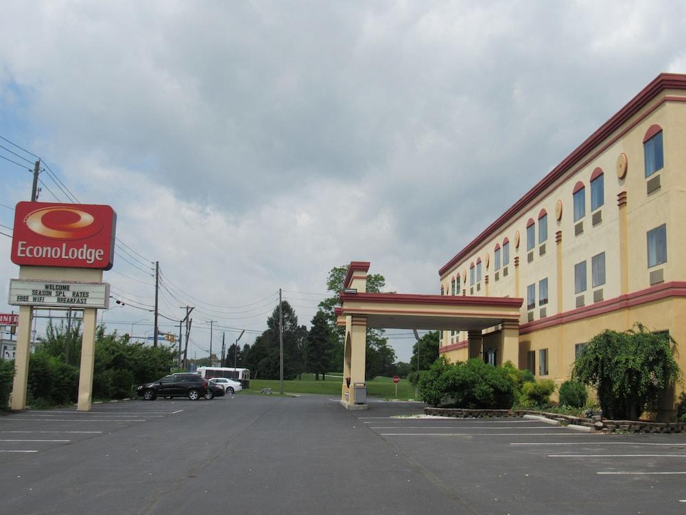 Econo Lodge Carlisle Central Exterior