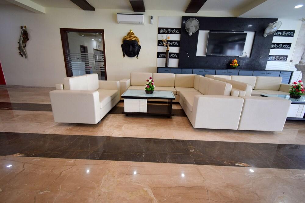 ذا سكاي إمبيريال هوتل جوبال دارشان الردهة