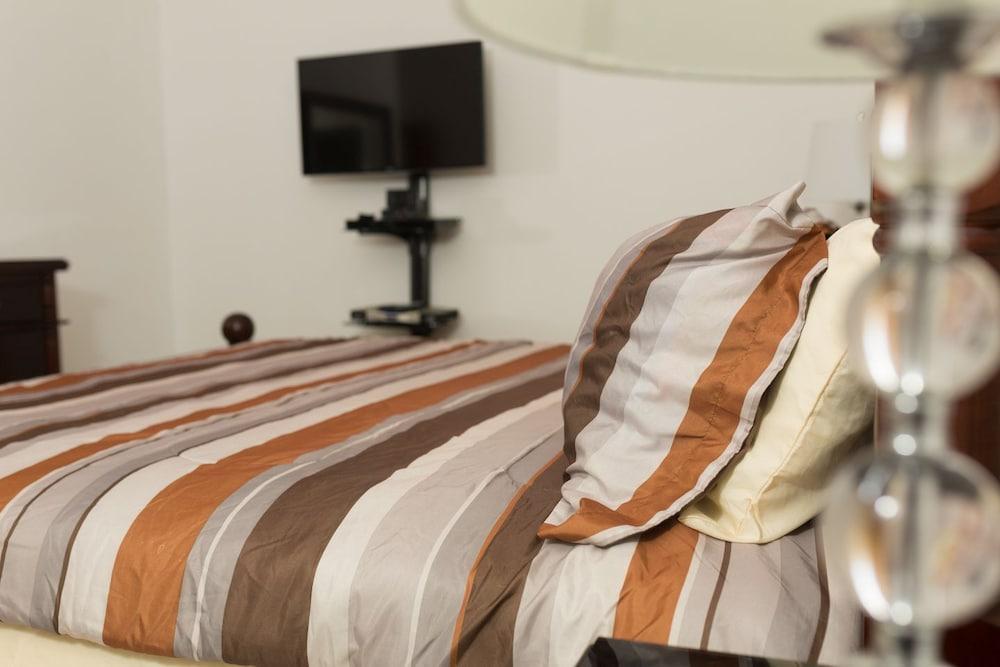 New Kingston Guest Apt at Fairway Room