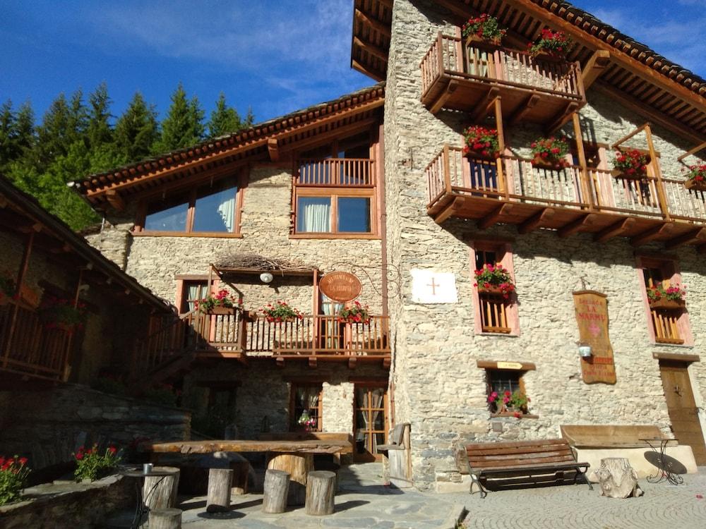 Albergo Diffuso La Marmu Featured Image