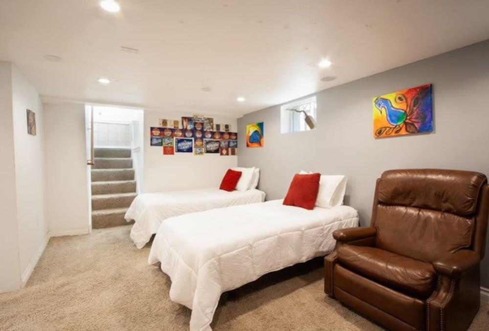 كاسا تيخون، سبلنديد صني سايد سيكلوجن هوت تب غرفة