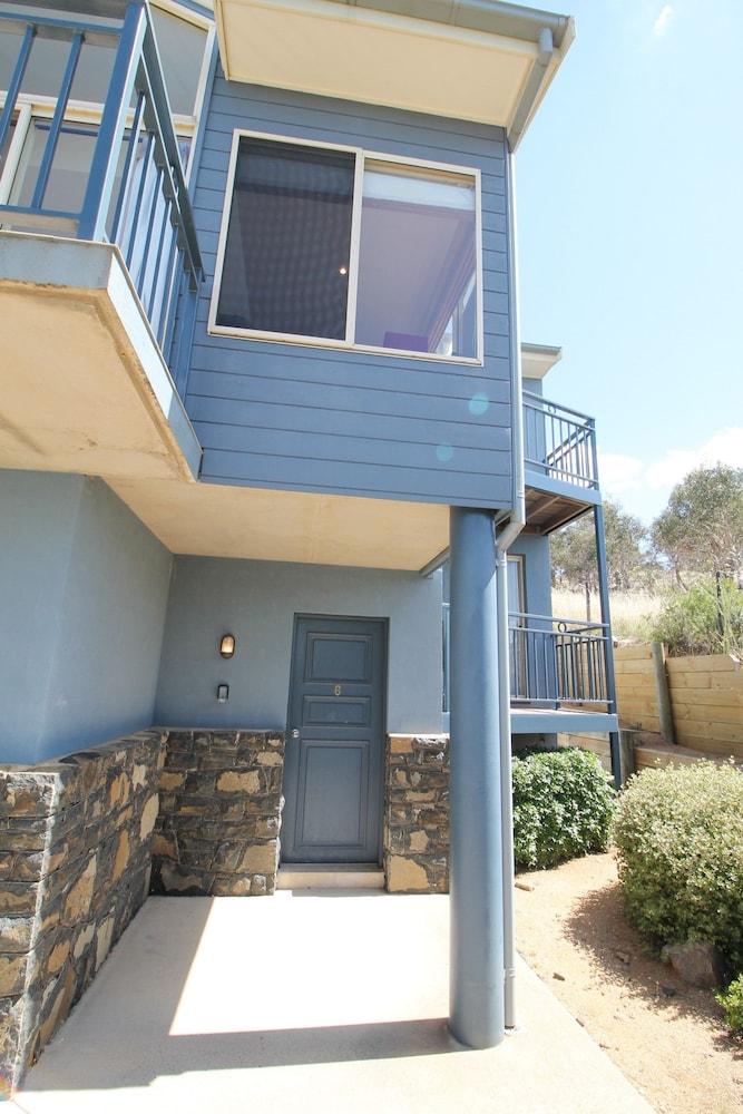 Torino 6 - Lake Jindabyne & Snowy Mountain Views Exterior