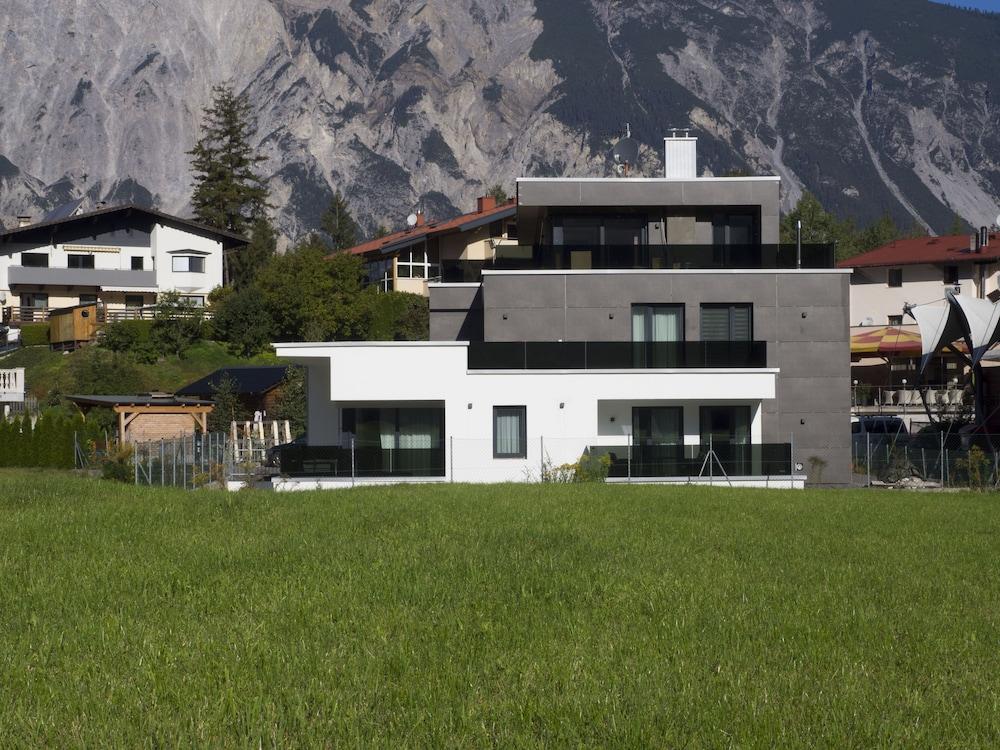 أويتستال ريزيدنتس