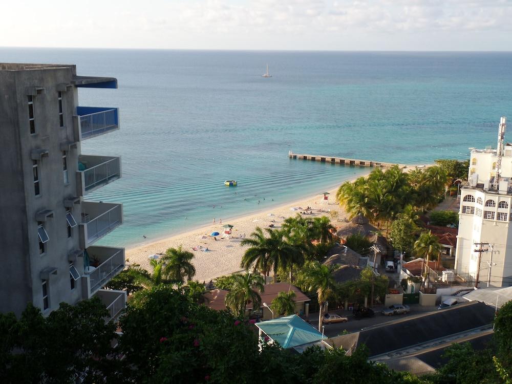 Rest Up Beach Studio At Montego Bay Club Resort Featured Image