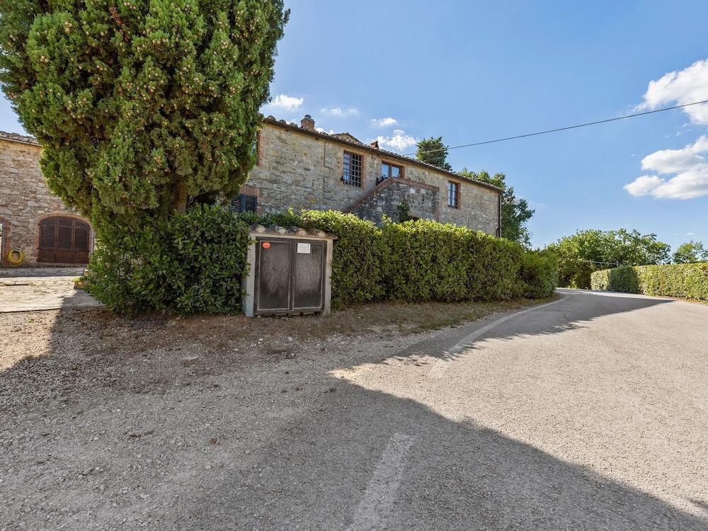 Nice Apartment in Castellina in Chianti With Stunning Views Exterior