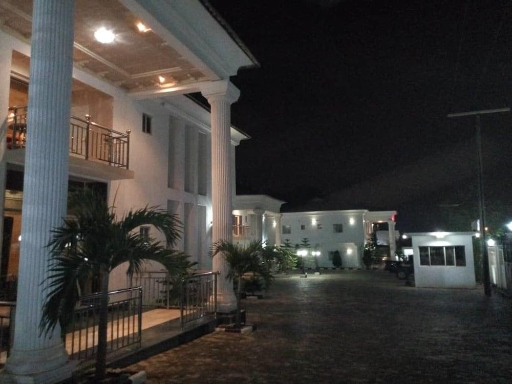 Cadestral Zone Hotel Featured Image