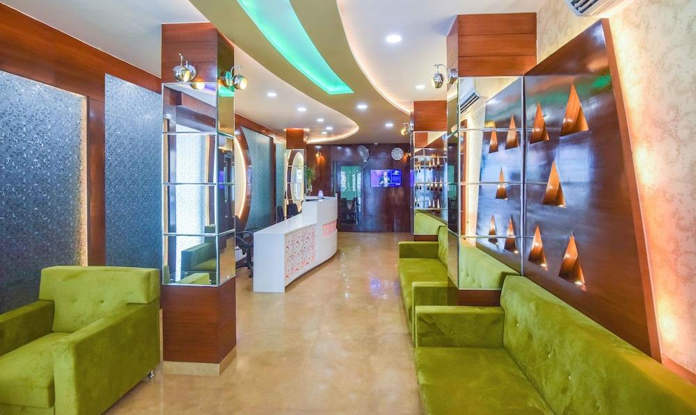 Treebo Saffron Varanasi  Lobby