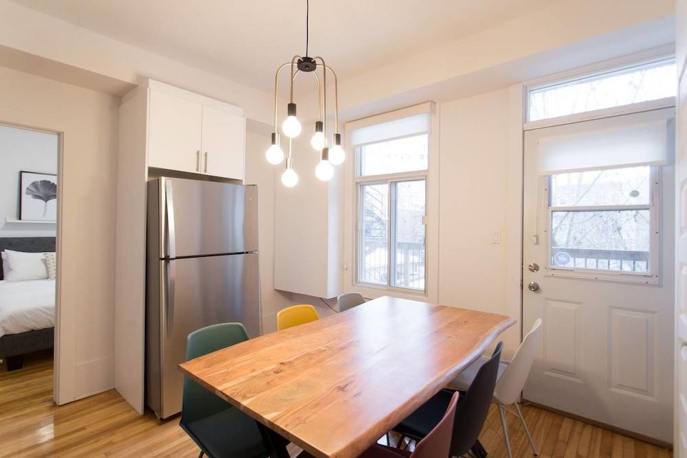 Charming Montreal 3 bdr Apartment Next to Subway Room