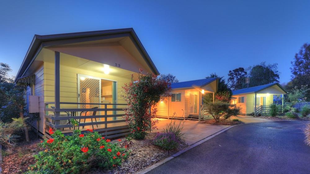 Pepper Tree Cabins Exterior
