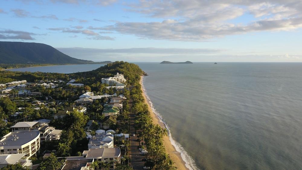 سي تشينج بيتش فرونت أبارتمينتس منظر من الجو