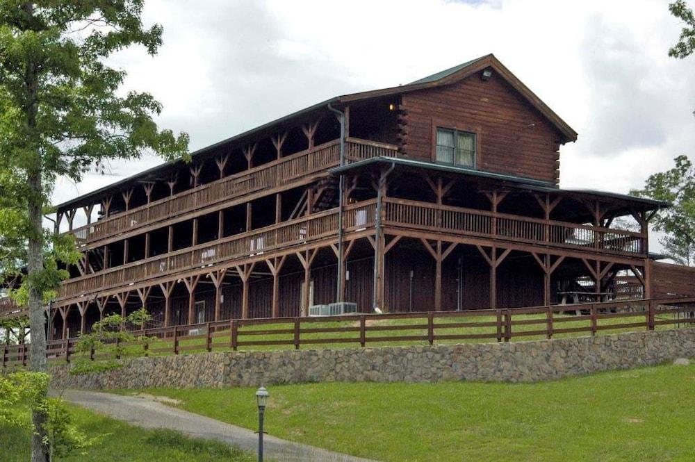 Cliffview Resort Exterior