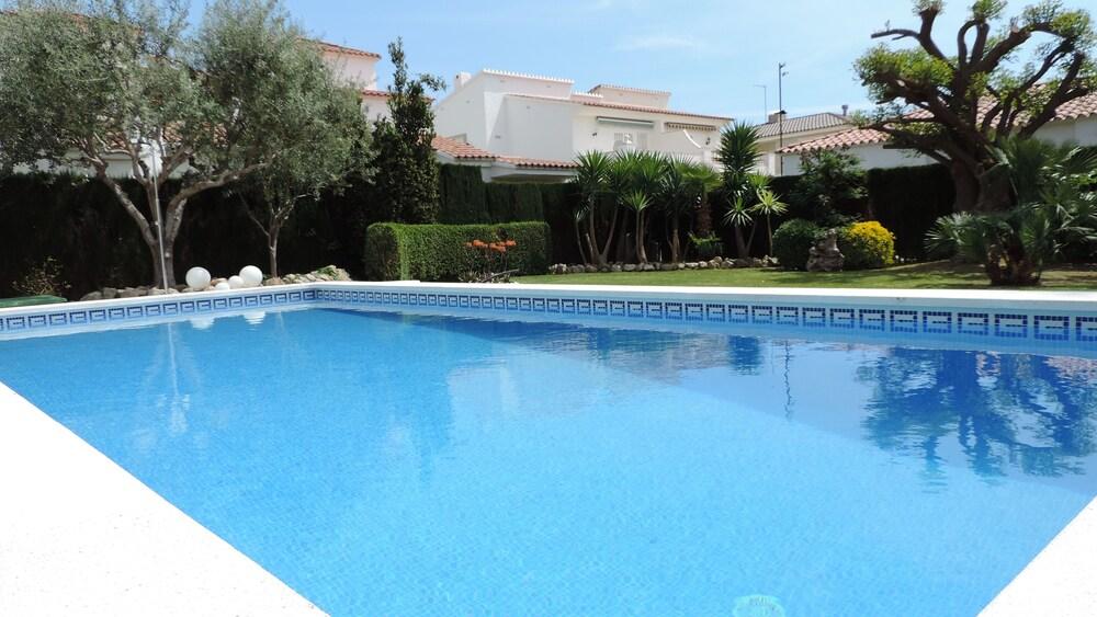 Villa 50m from the beach in Cambrils TH 11 Private Pool