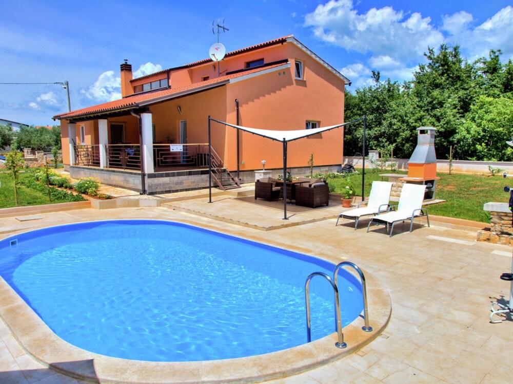 Detached Villa With Private Pool Near the Charming Village Vodnjan