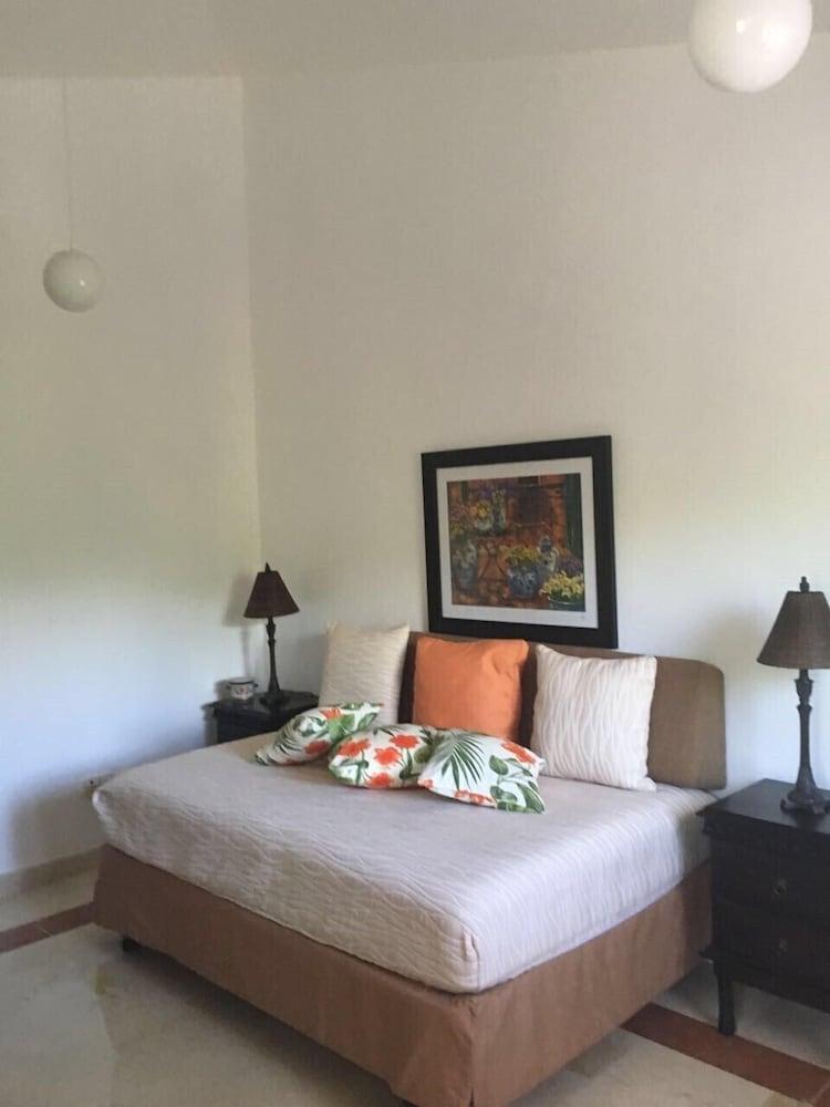 Tortuga C-41 Room