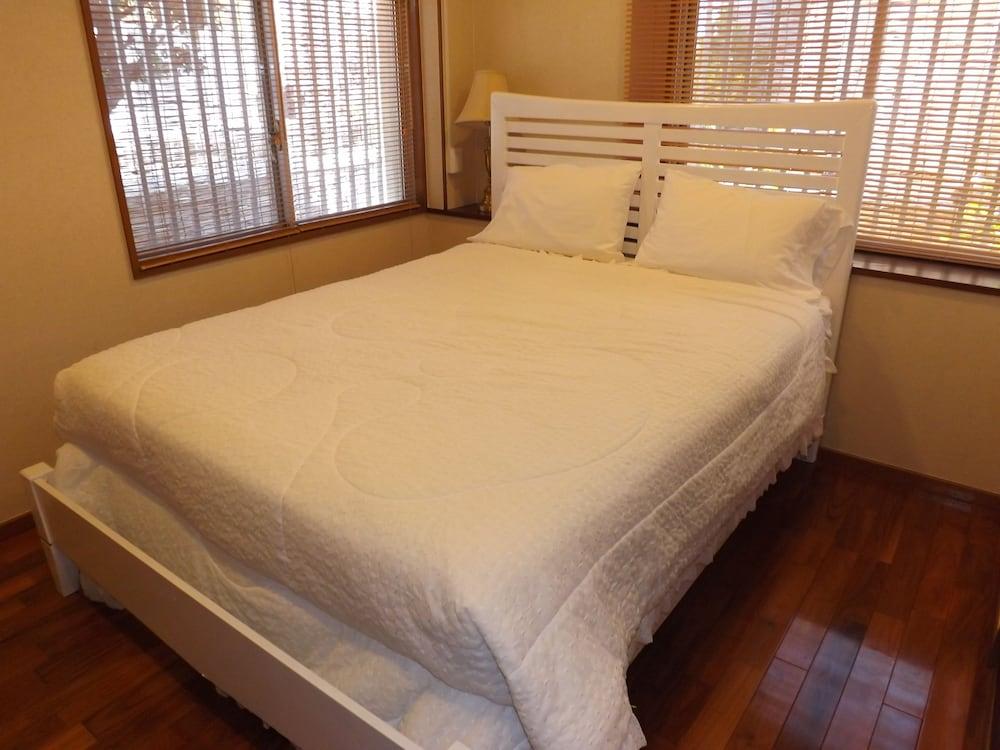 Condominium Sango Room