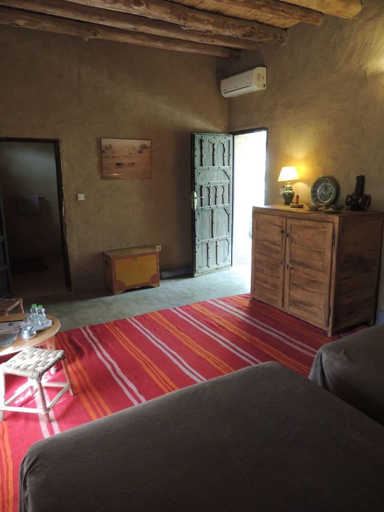 Dar Qamar Room