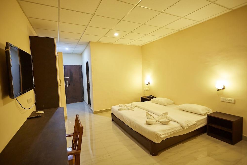 JoeBeach Resort Room