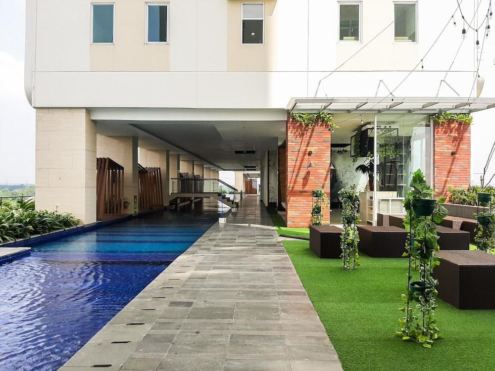 Studio Modern Japanese Style near Aeon BSD at B Residence Apartment Outdoor Pool