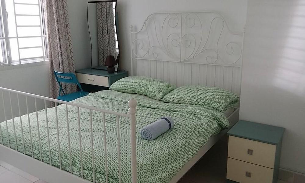 Super Convenient at Desa Tebrau Johor Bahru Room