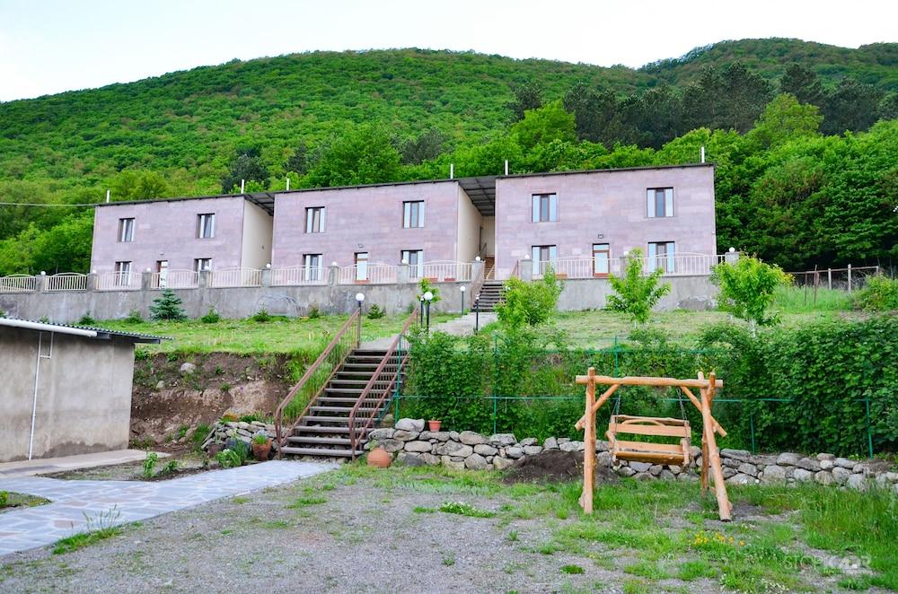 Yeghevnut Hotel Exterior