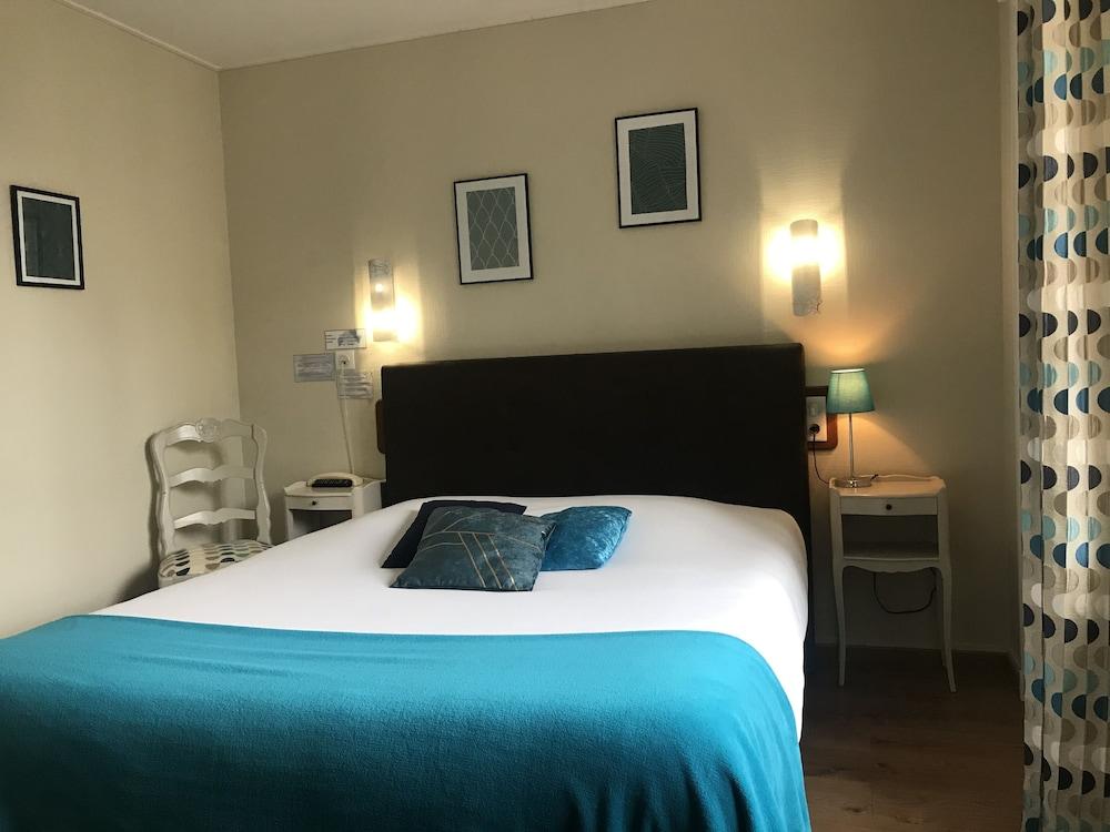Hôtel Les Deux Magots Room