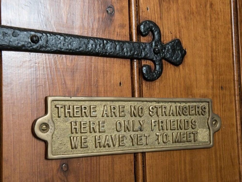 The Olde Peculiar Exterior
