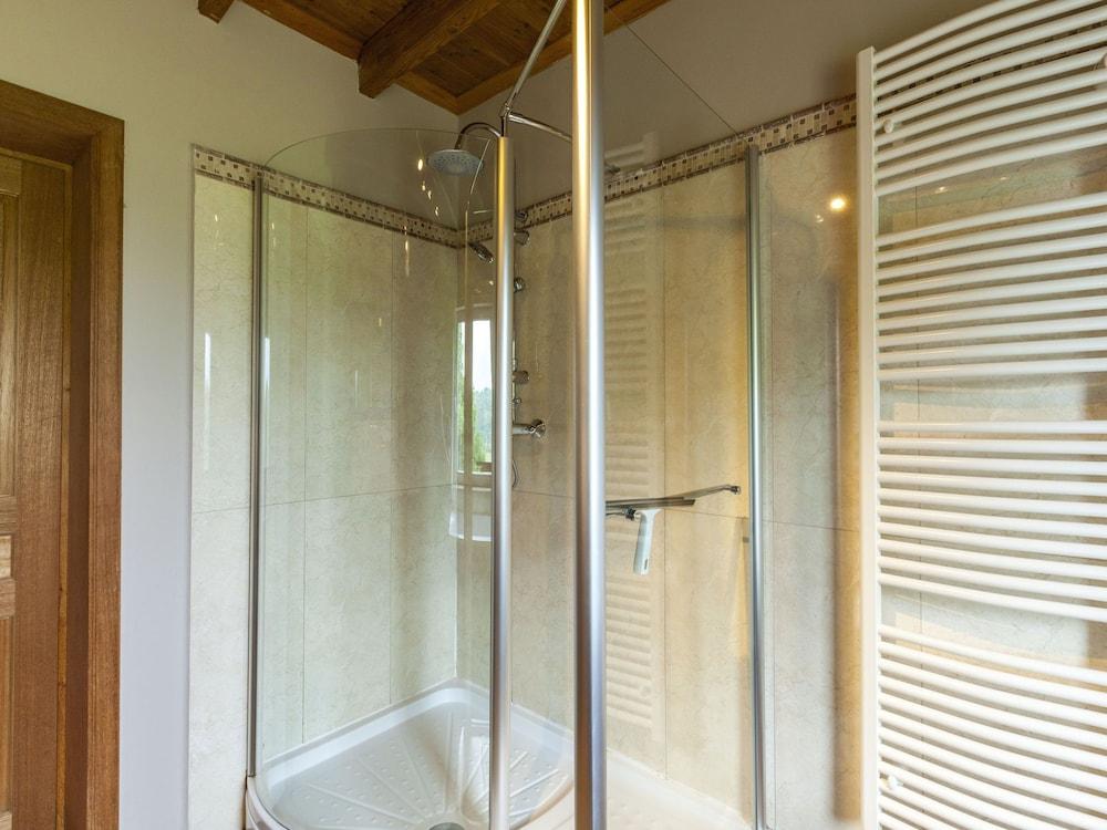 Elegant Farmhouse in Flemish Ardennes With a View Bathroom