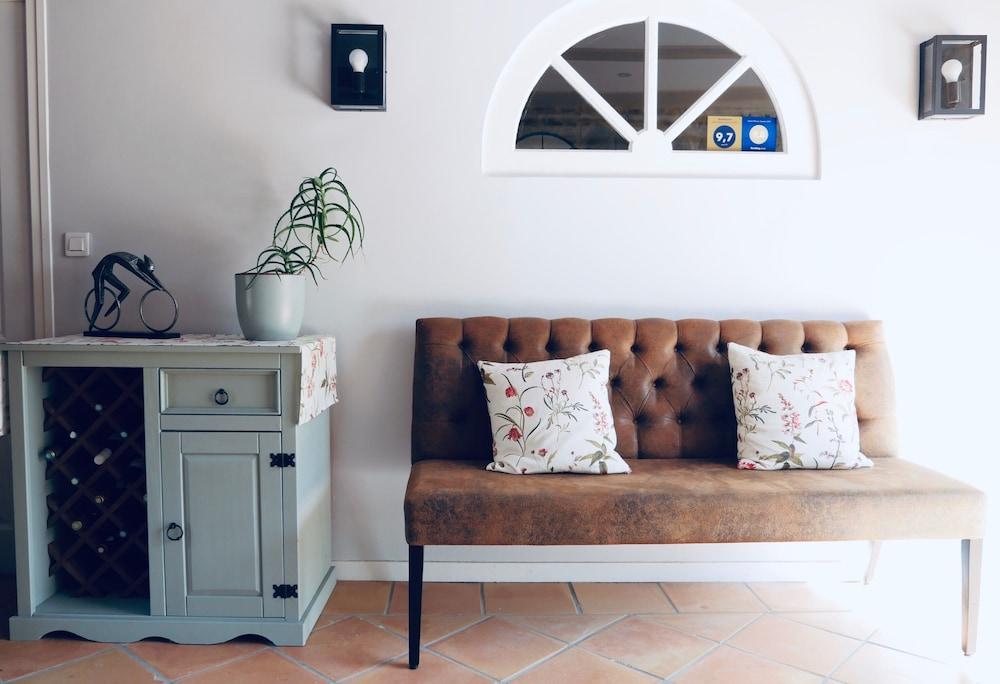 شامبر دوت سيكري بيريني الفندق من الداخل