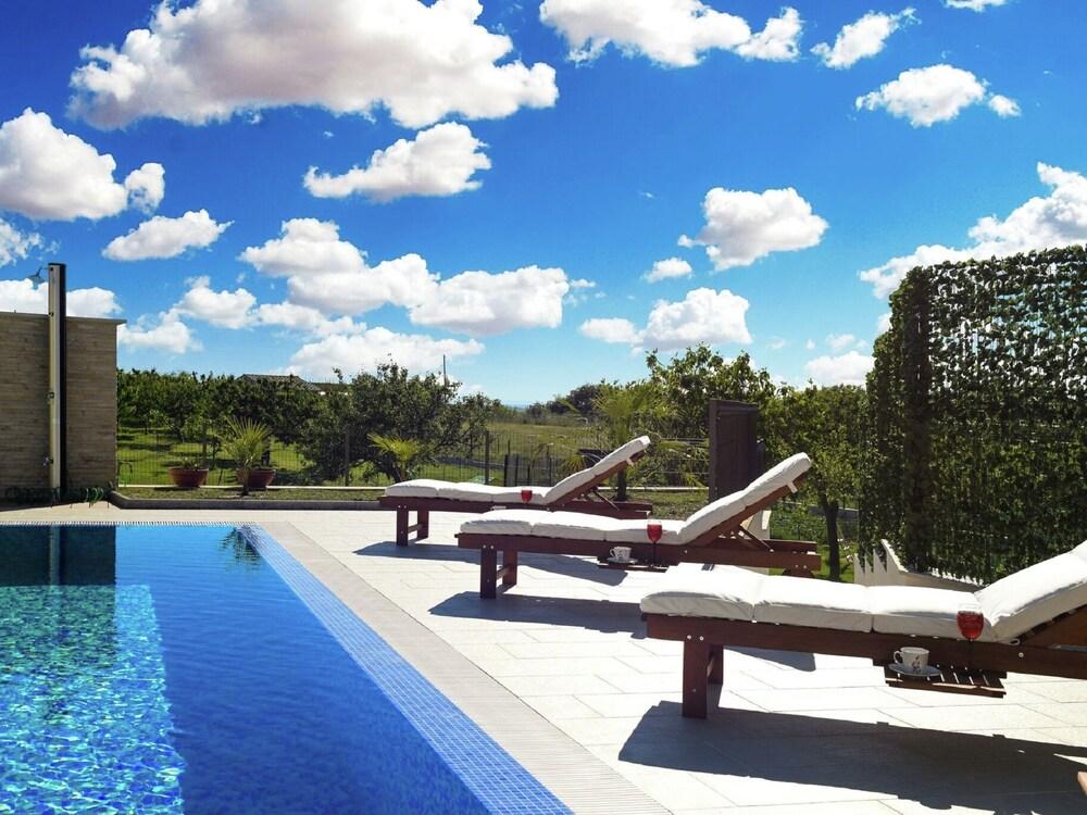 Gorgeous Dalmatian Stone House With Large Terrace, Garden and Private Pool Exterior