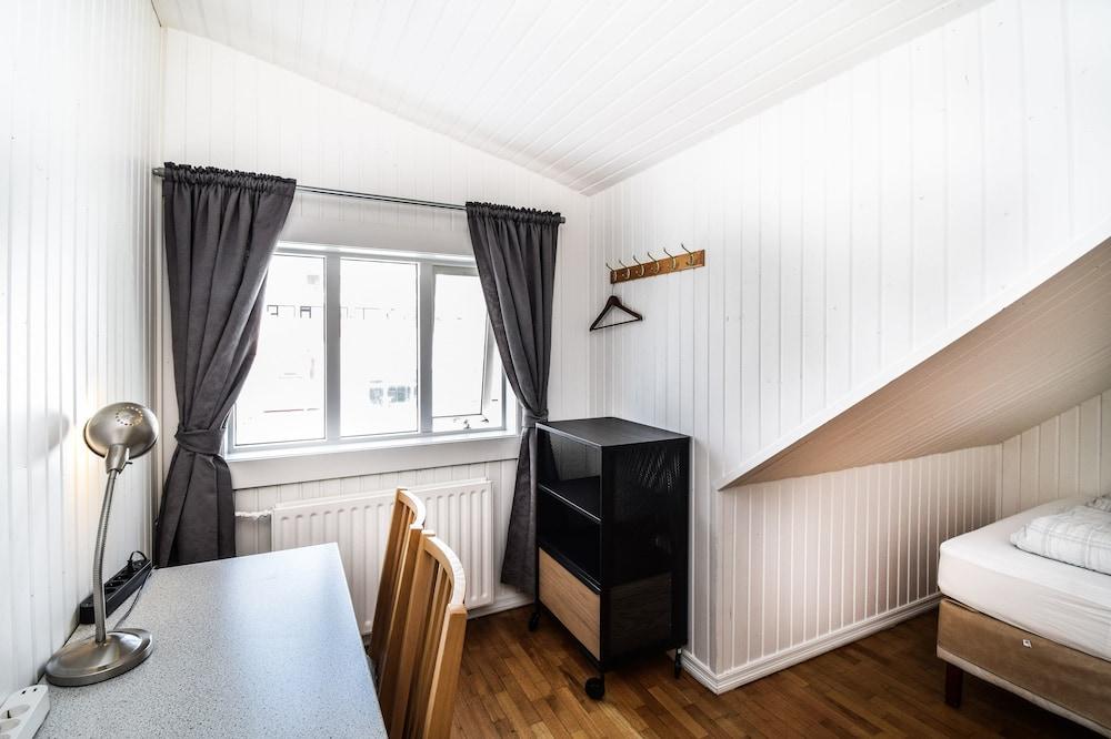 Guesthouse Aurora Room