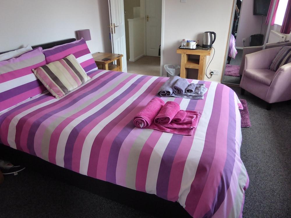 Mayfields Guest House Room