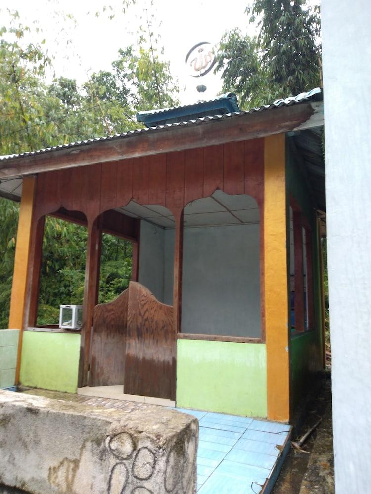 Penginapan Puncak DP Exterior detail