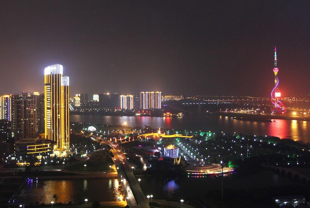 Pullman Linyi Lushang Property Grounds