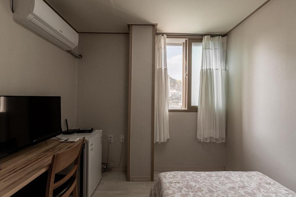 Gongju Einhaus Guesthouse 2 Room
