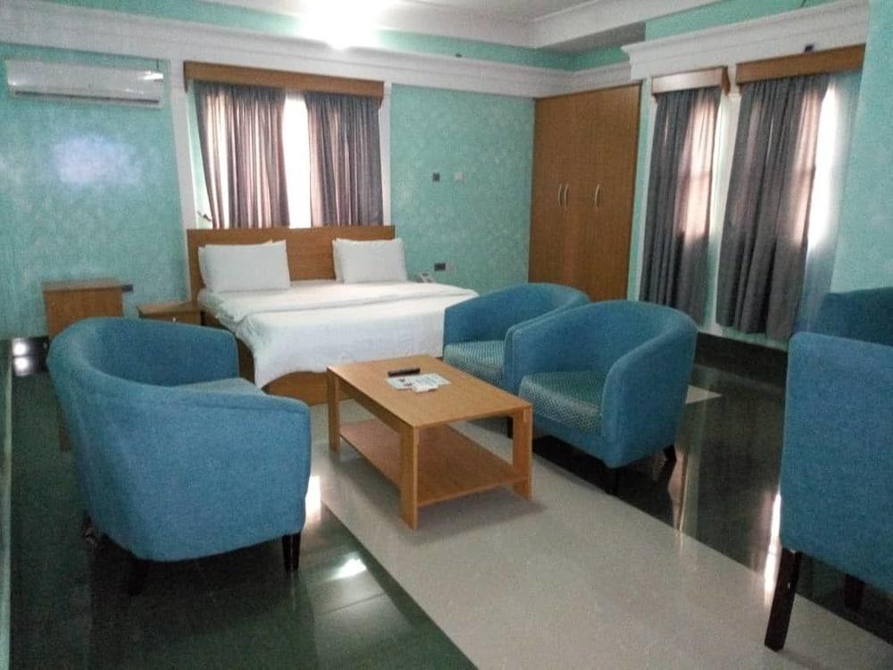 Cadestral Zone Hotel Room