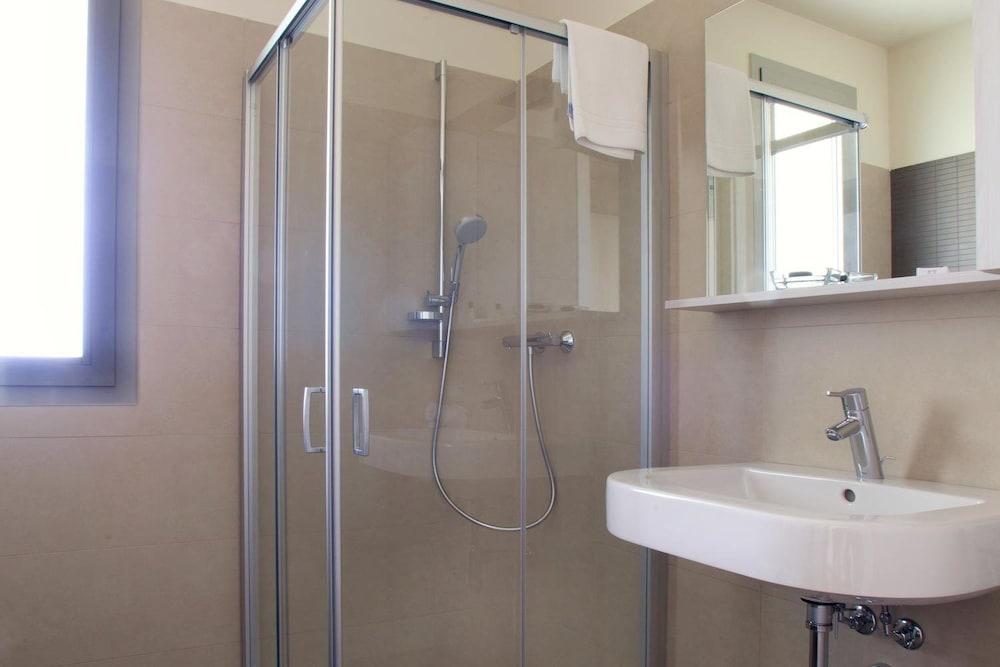 Residence Le Querce Bathroom