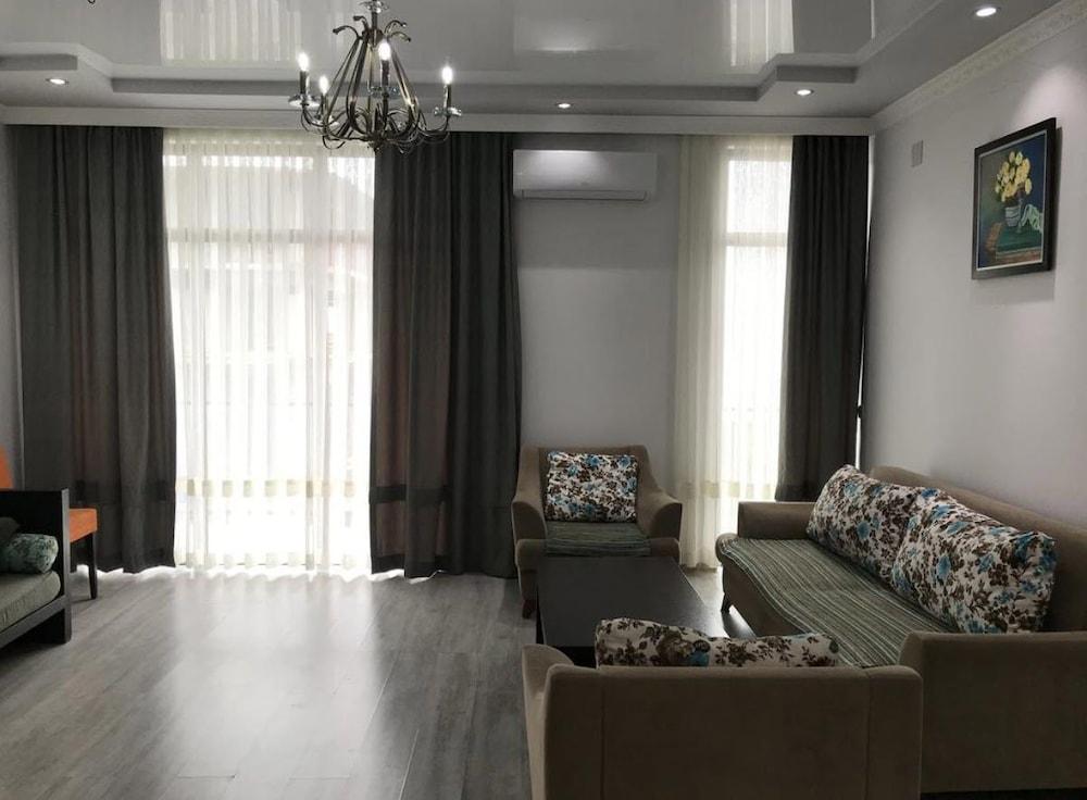 Guesthouse Data Room