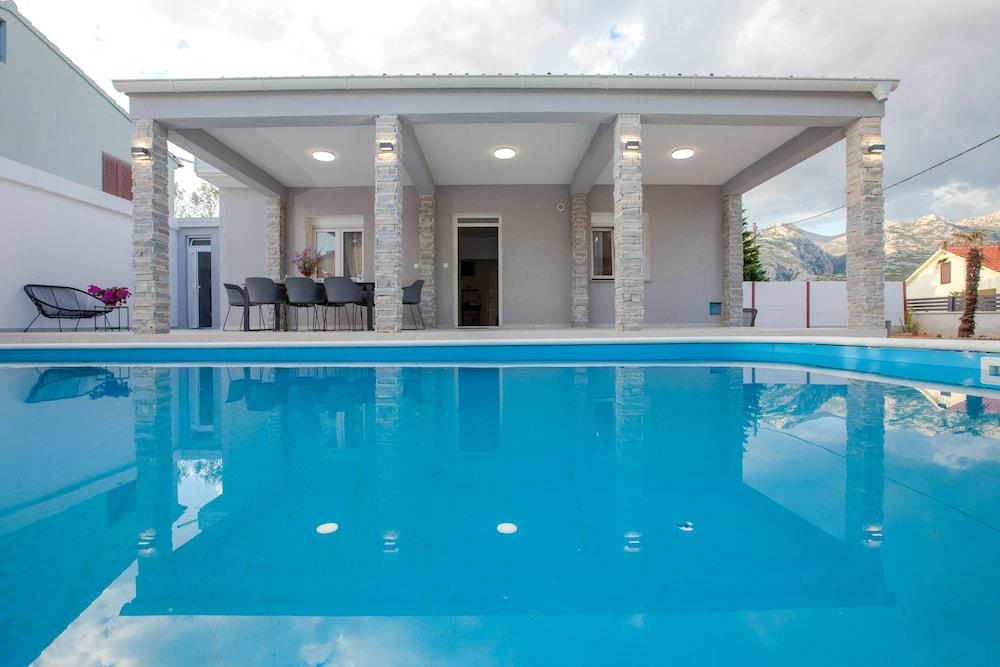 فيلا ليسنجر