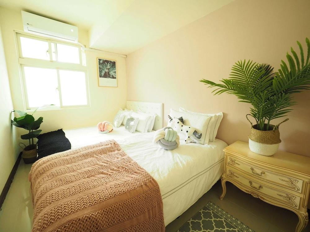 Yongchun MRT Station Room