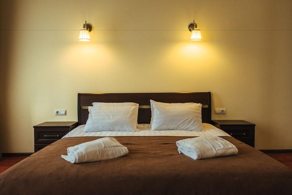 Adagio on Isaak square Room