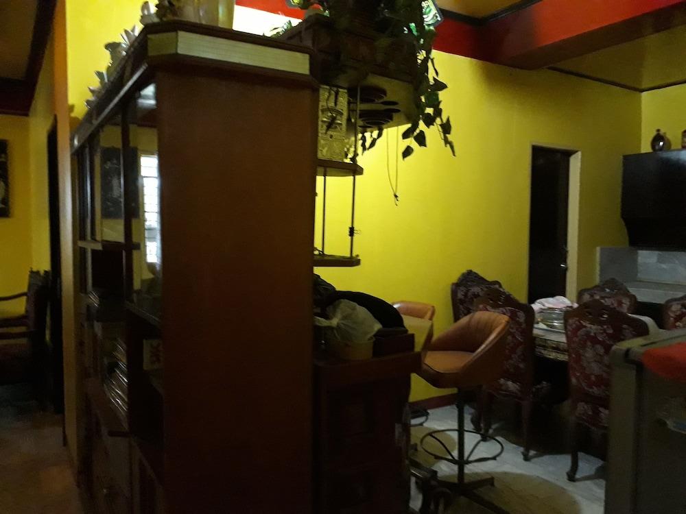 جاك آند كلاود بد آند بريكفاست جيست هاوس الردهة