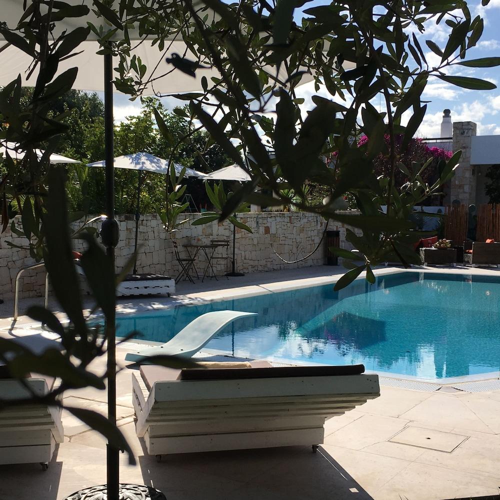 Carone Suite - Charme & Pool Outdoor Pool